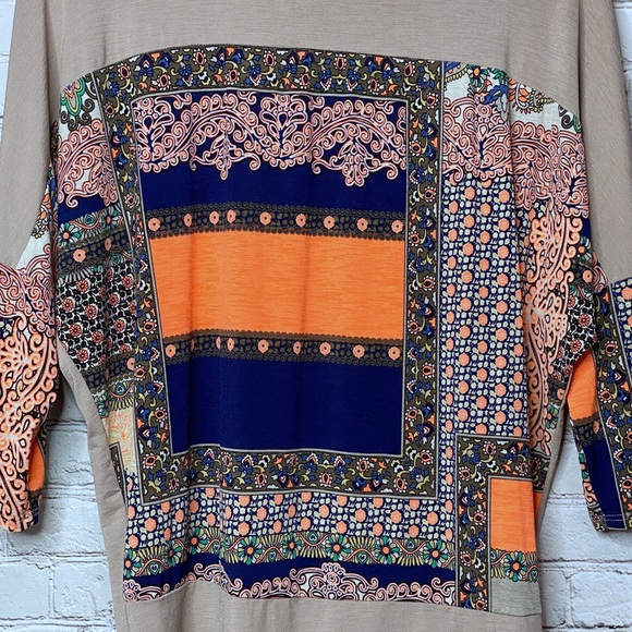 Boutique Women’s Quarter Length Top in Taupe Small - Picture 3 of 5